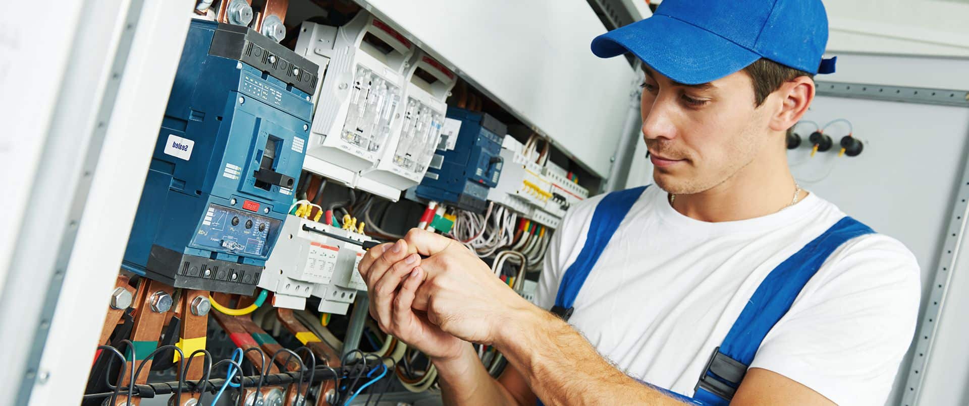 7 Signs You Need Electric Repair Services For Your Home Or Office